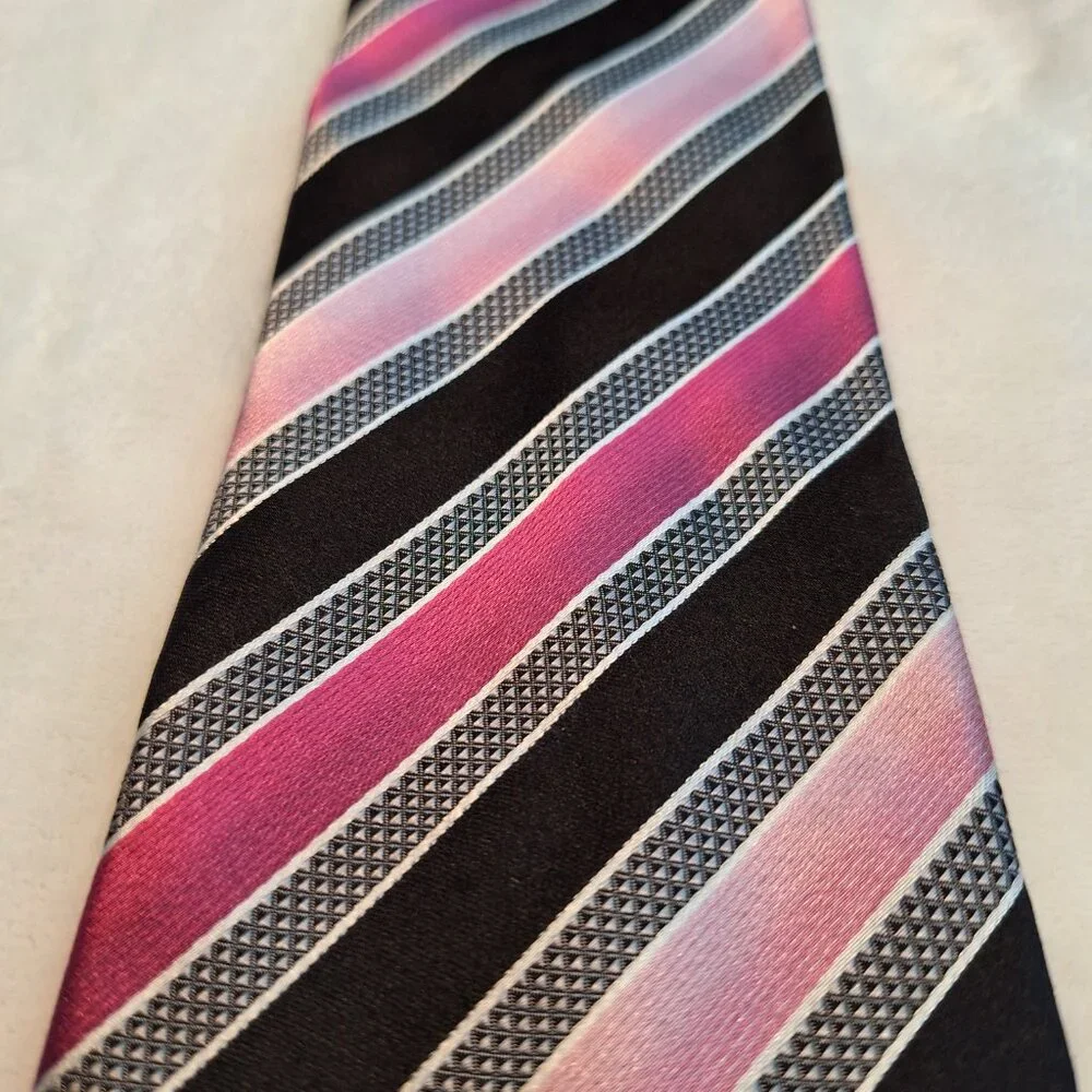 Sean John Luxury Mens Neck Tie Pink Black Striped Woven 100%‎ Silk